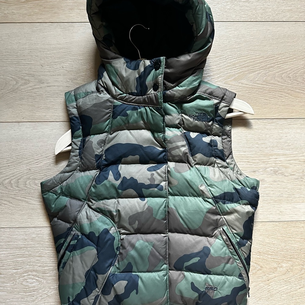 NORTH FACE Camouflage Puffer Vest